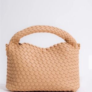 Beige woven bag w/ crossbody strap